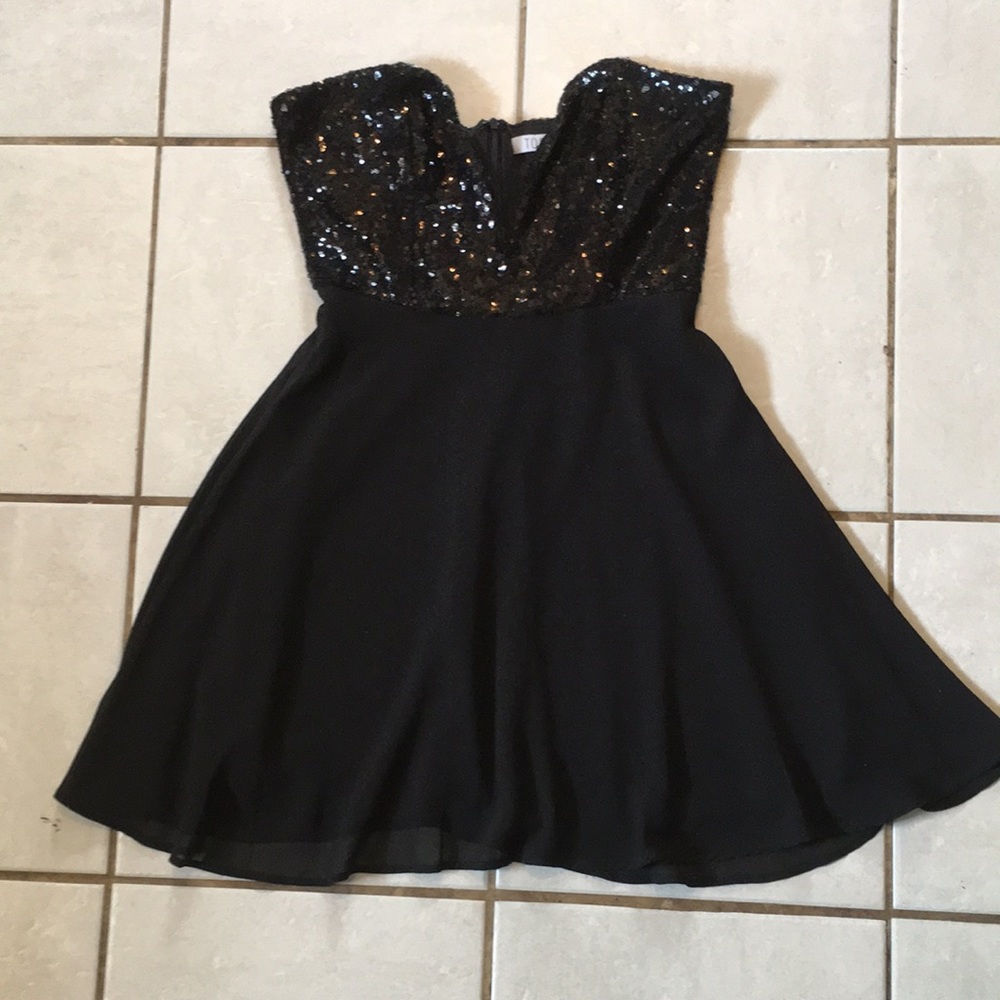 COCKTAIL DRESS